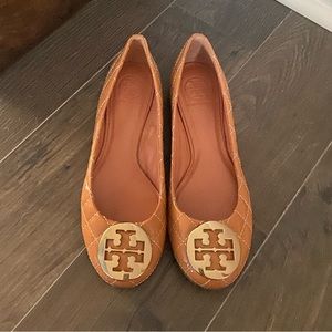 New Tory Burch Quilted Flats